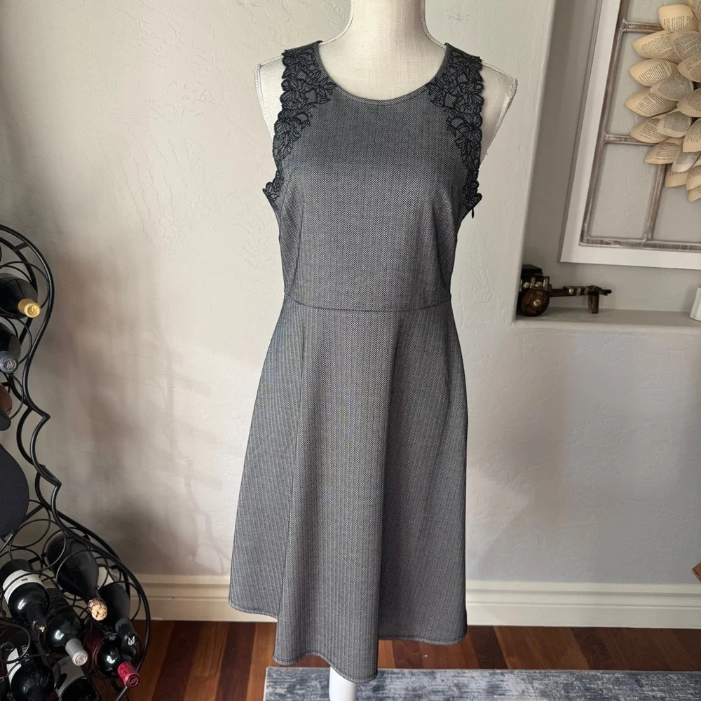 Banana‎ Republic Dress Womens Dark Gray Fit & Flay with Floral Embroidery Midi 6